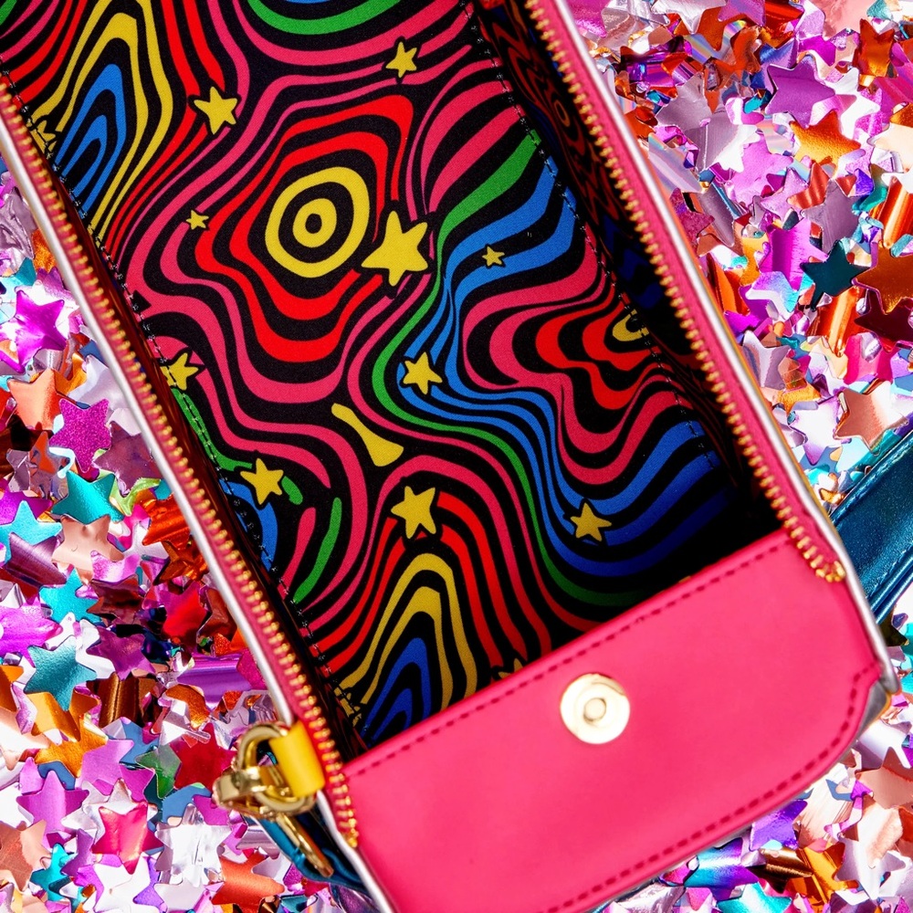 The Beatles x Loungefly Magical Mystery Tour Bus Crossbody Bag GLOW IN THE DARK - Picture 6 of 9